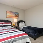 2Br Hollywood Apt With Rooftop Pool & Stunning Views
